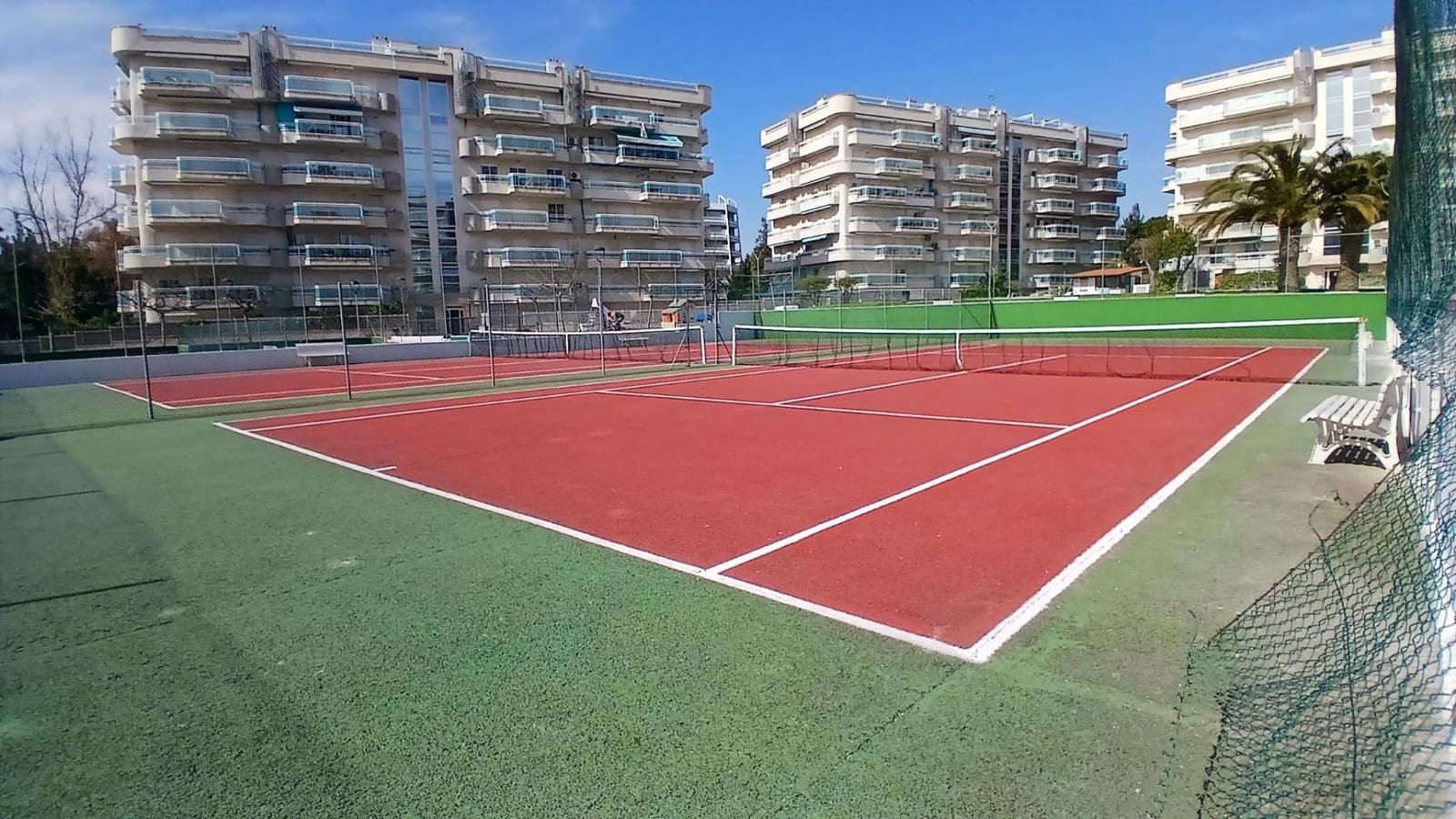 2 slaapkamer Flat te koop in Salou met zwembad - € 245.000 (Ref: 9695353)