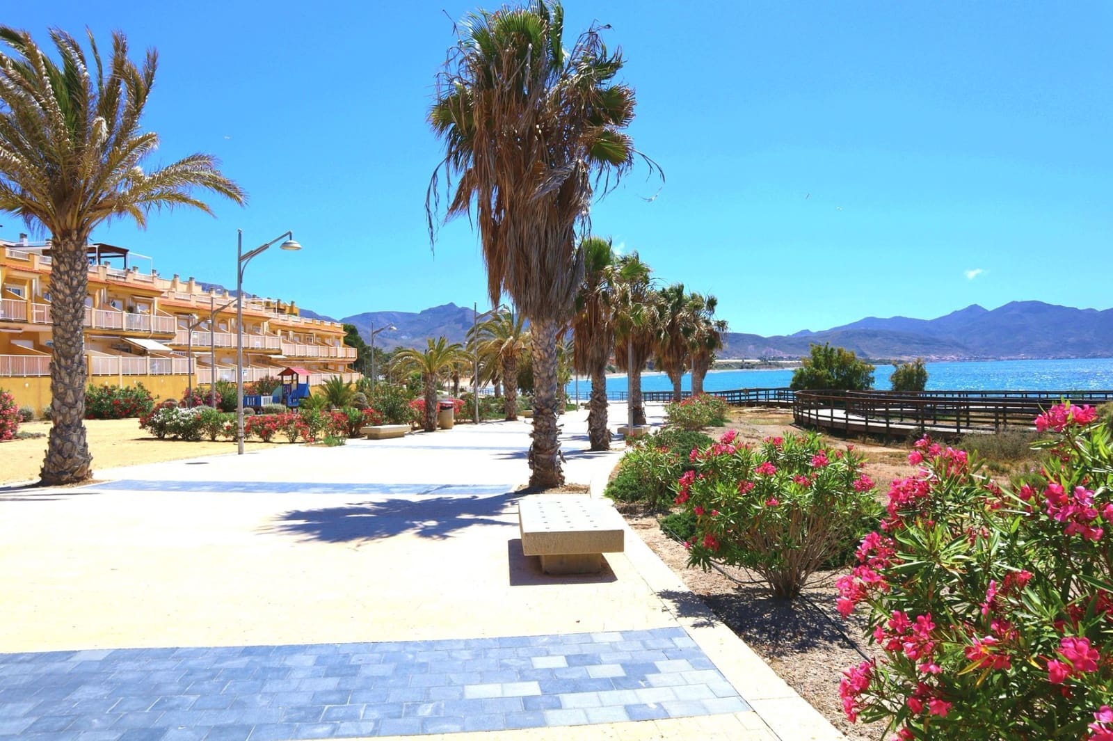 2 quarto Apartamento para venda em Isla Plana com piscina garagem - 199 000 € (Ref: 10048701)