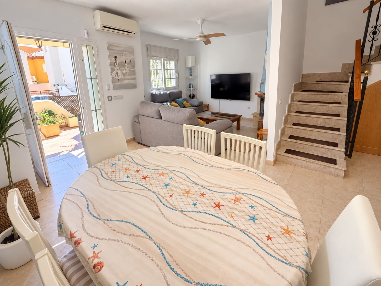 3 sypialnia Dom blizniak na sprzedaż w Isla Plana z basenem garażem - 276 500 € (Ref: 10101809)