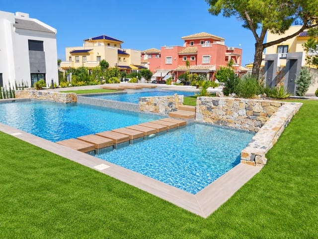 3 quarto Bungalow para venda em Los Balcones - Los Altos, Torrevieja com piscina - 330 000 € (Ref: 10131140)