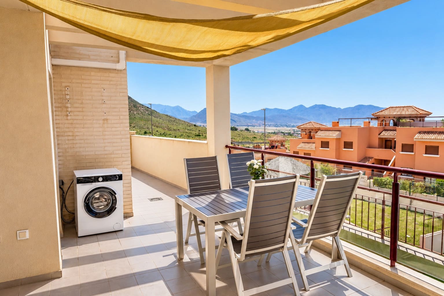2 bedroom Apartment for sale in Isla Plana with pool garage - € 169,000 (Ref: 10145728)