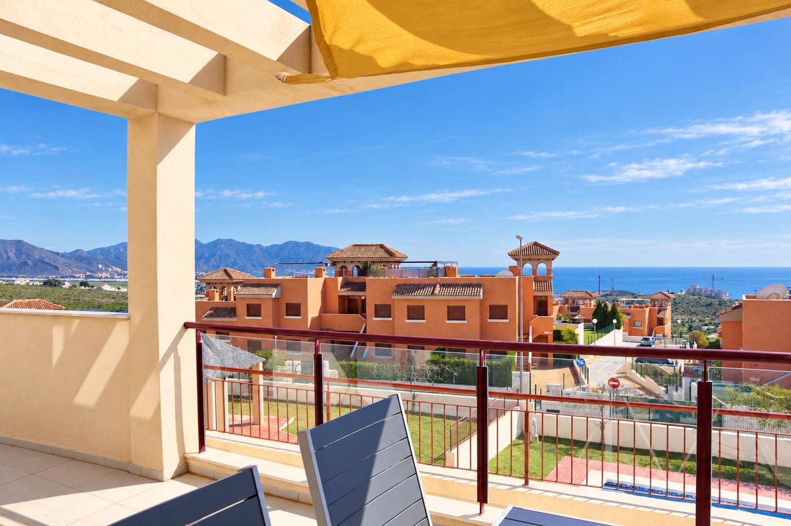 2 bedroom Apartment for sale in Isla Plana with pool garage - € 169,000 (Ref: 10145728)