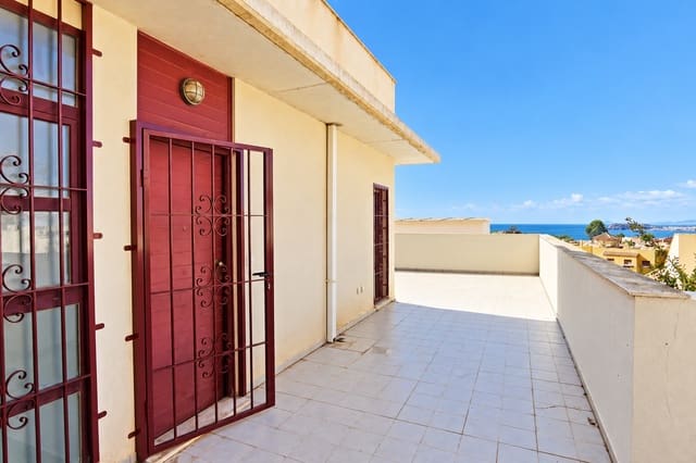 Apartamento de 2 habitaciones en Isla Plana, Cartagena en venta con piscina garaje - 169.000 € (Ref: 10173146)