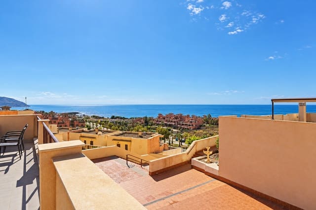 Apartamento de 2 habitaciones en Isla Plana, Cartagena en venta con piscina garaje - 169.000 € (Ref: 10173146)