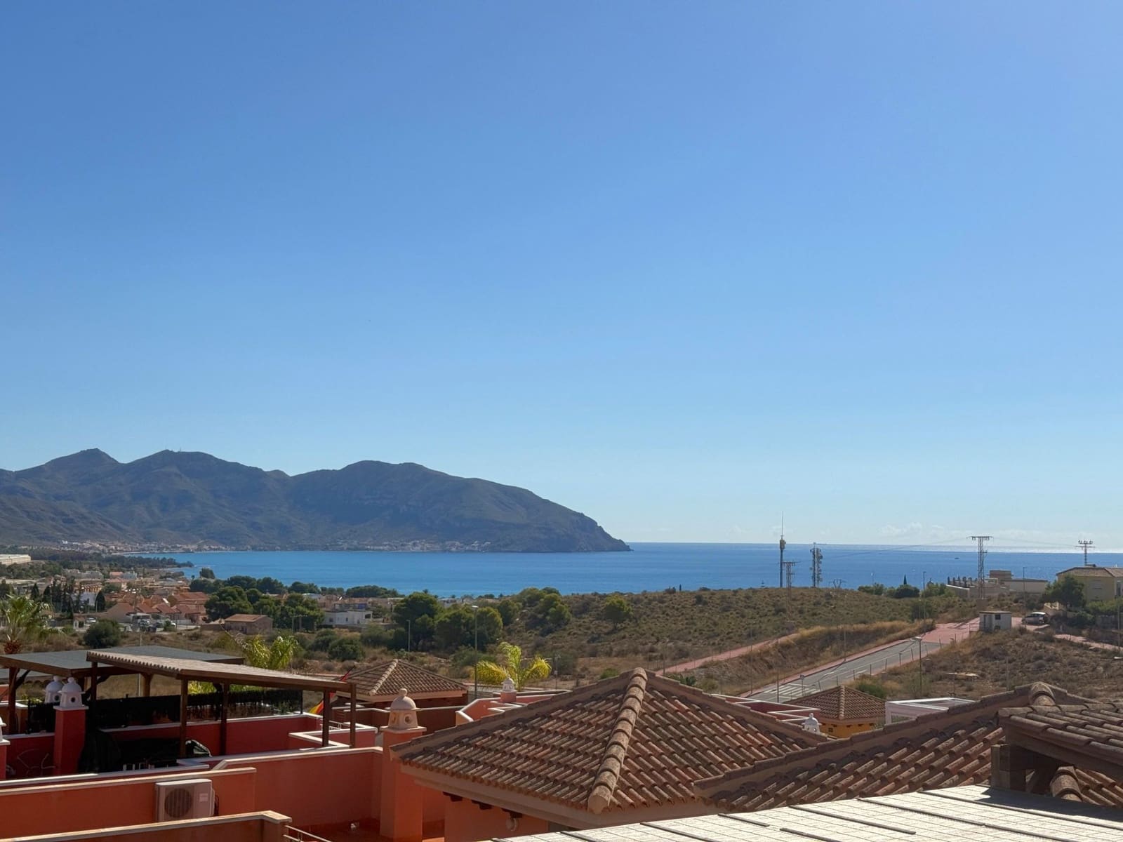 3 slaapkamer Villa te koop in Isla Plana met zwembad garage - € 349.000 (Ref: 10174340)