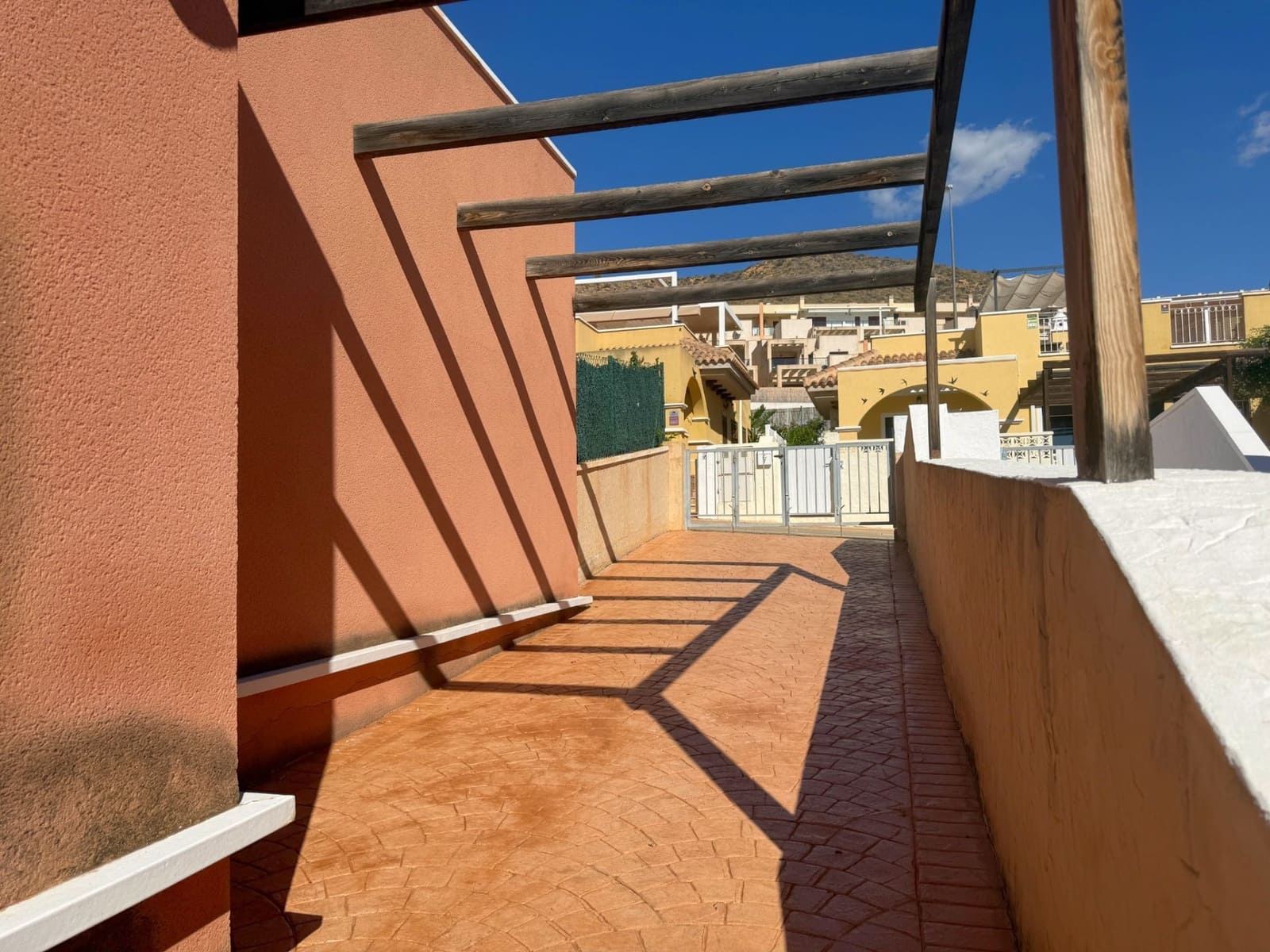 3 slaapkamer Villa te koop in Isla Plana met zwembad garage - € 349.000 (Ref: 10174340)