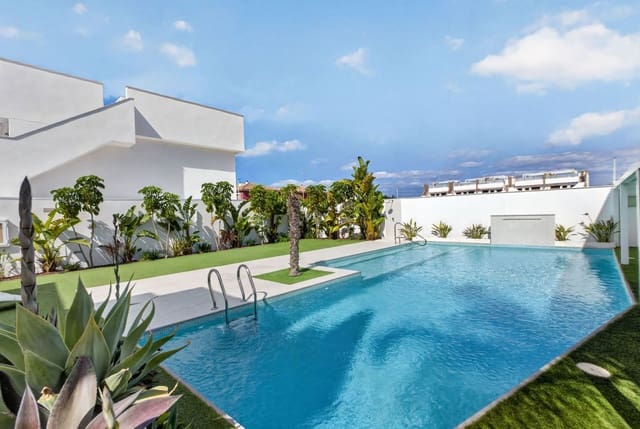 2 soverom Bungalow til salgs i Pilar de la Horadada ciudad, Pilar de la Horadada med svømmebasseng garasje - € 295 000 (Ref: 10184156)