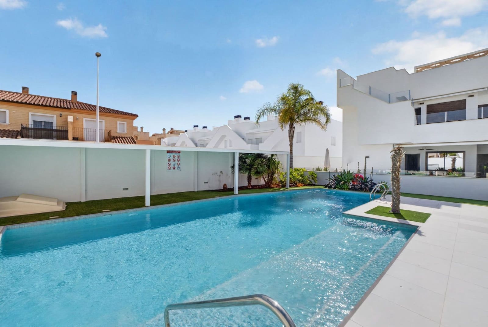 2 soverom Bungalow til salgs i Pilar de la Horadada med svømmebasseng garasje - € 295 000 (Ref: 10184156)