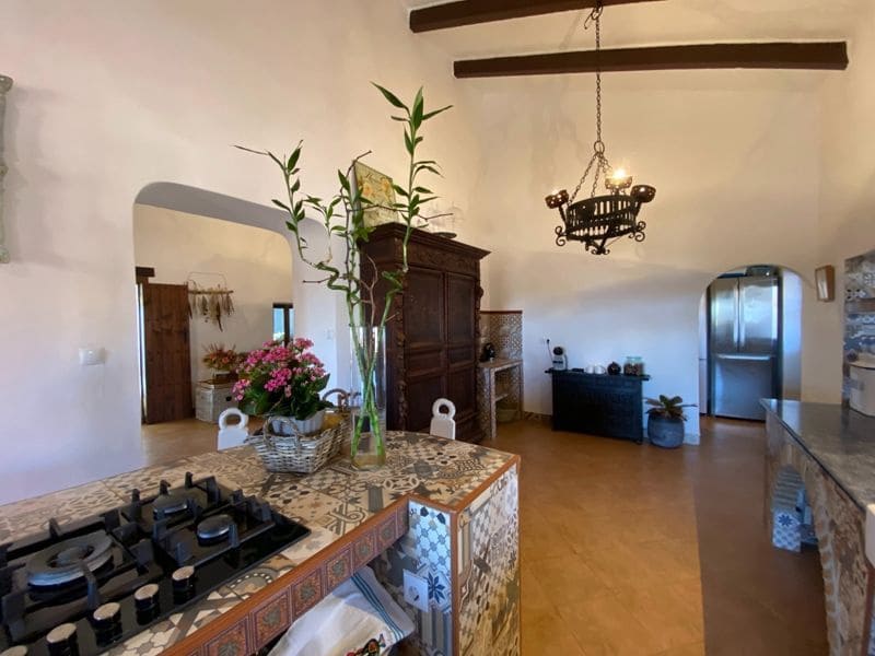 6 soveværelse Finca/Landehus til salg i Los Canovas med swimmingpool garage - € 495.000 (Ref: 7555483)