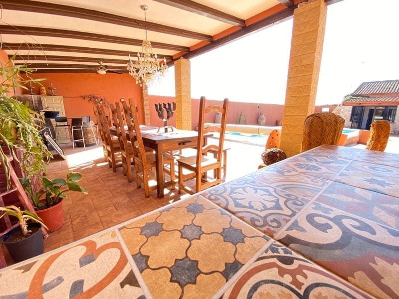 6 soveværelse Finca/Landehus til salg i Los Canovas med swimmingpool garage - € 495.000 (Ref: 7555483)