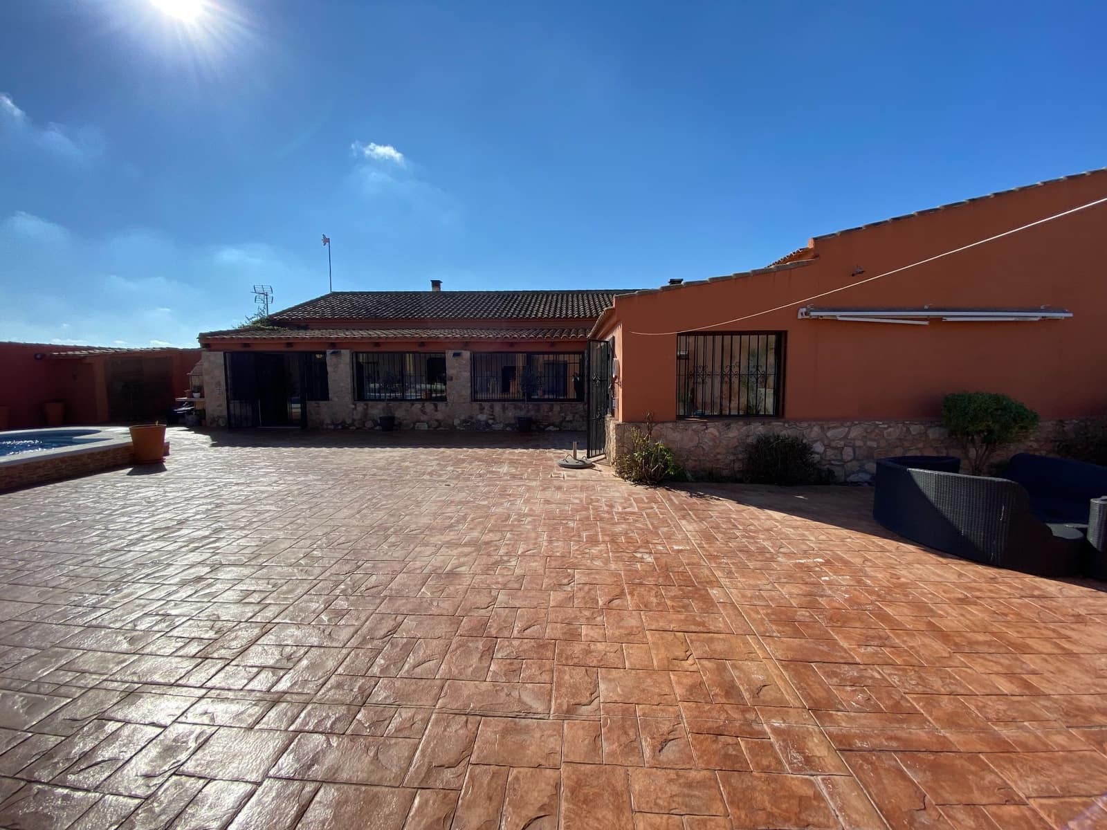 6 soveværelse Finca/Landehus til salg i Los Canovas med swimmingpool garage - € 495.000 (Ref: 7555483)