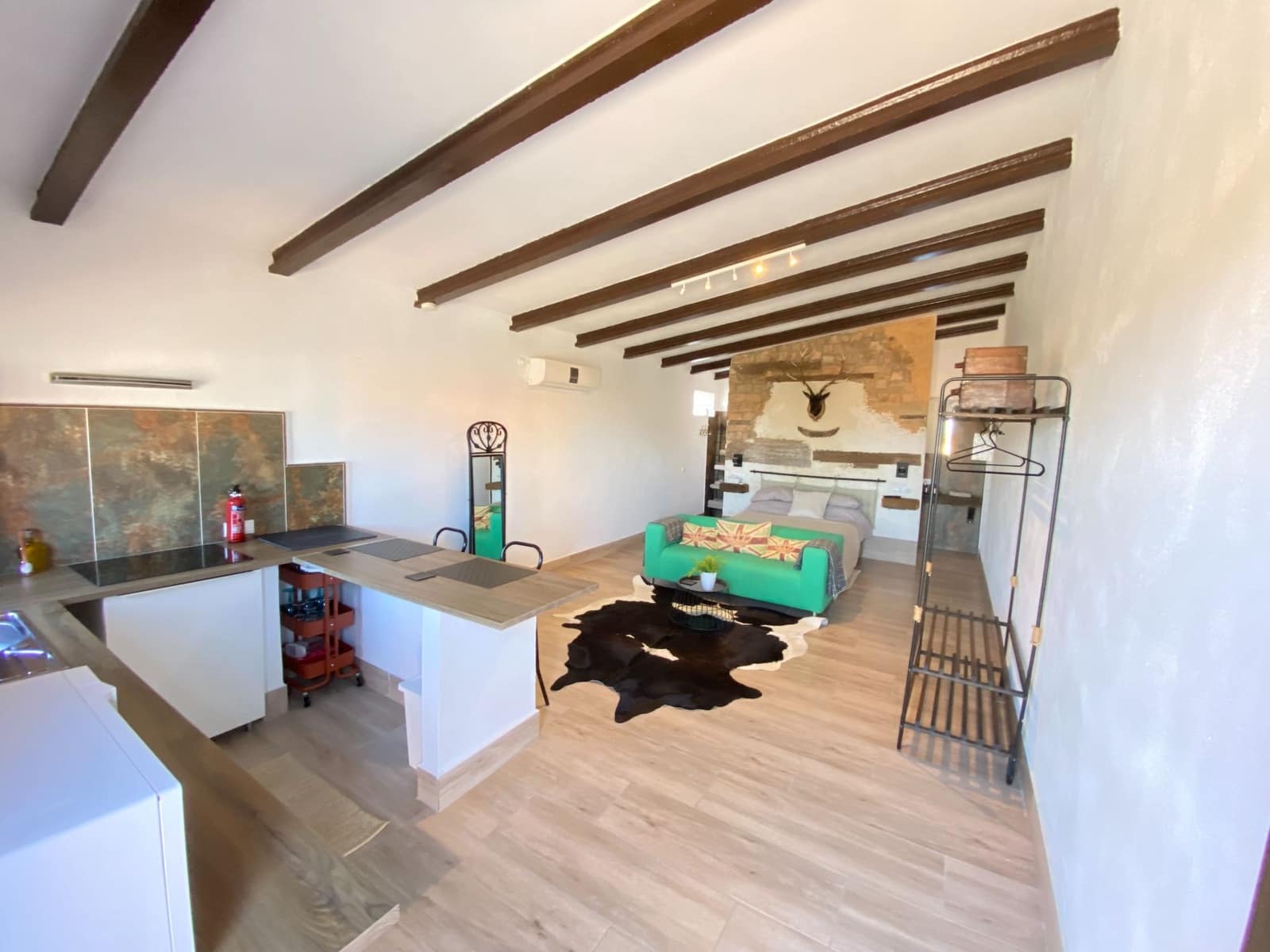 6 soveværelse Finca/Landehus til salg i Los Canovas med swimmingpool garage - € 495.000 (Ref: 7555483)