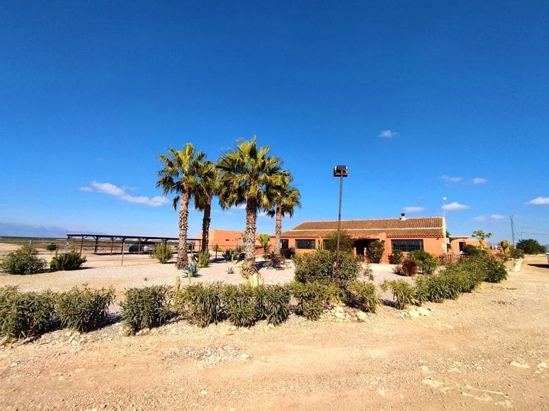 6 soveværelse Finca/Landehus til salg i Los Canovas med swimmingpool garage - € 495.000 (Ref: 7555483)