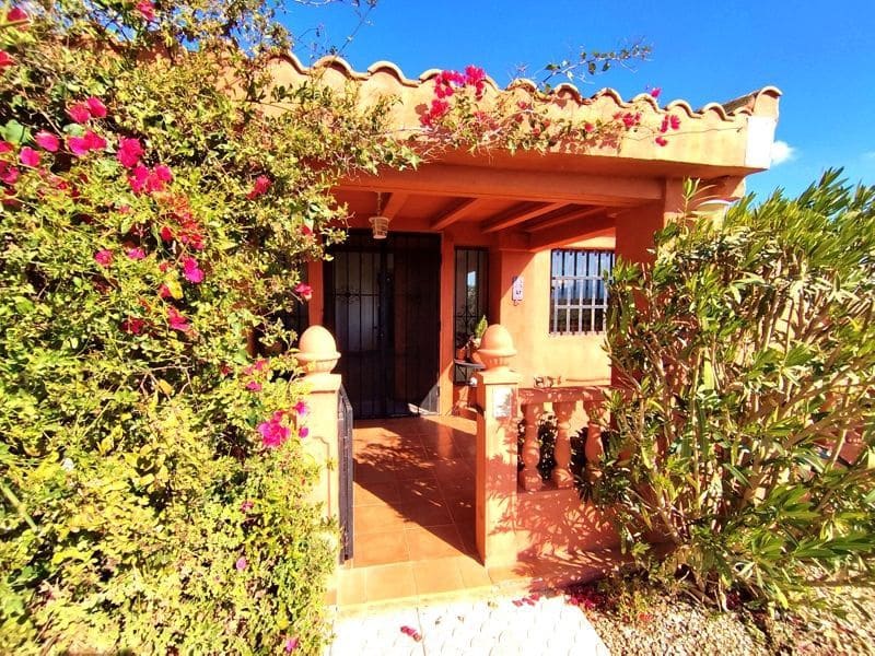 6 soveværelse Finca/Landehus til salg i Los Canovas med swimmingpool garage - € 495.000 (Ref: 7555483)