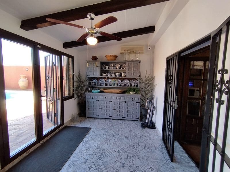 6 soveværelse Finca/Landehus til salg i Los Canovas med swimmingpool garage - € 495.000 (Ref: 7555483)