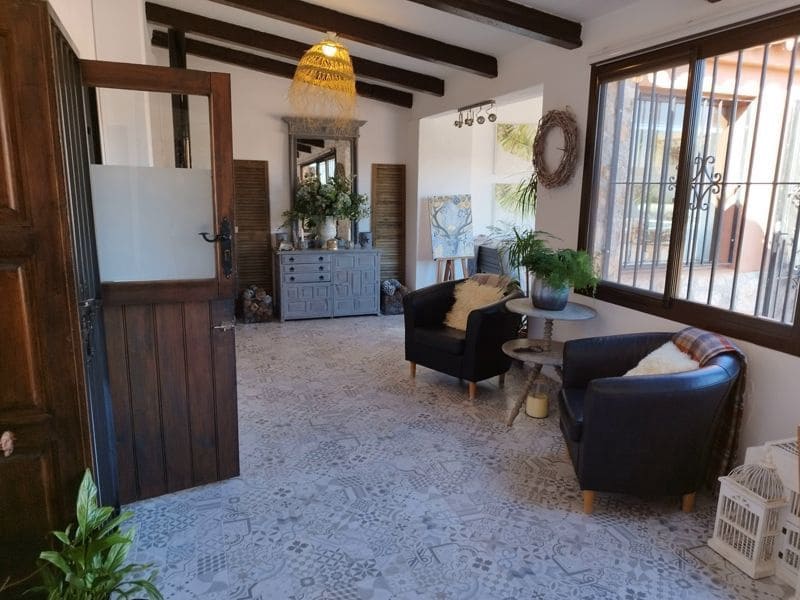 6 soveværelse Finca/Landehus til salg i Los Canovas med swimmingpool garage - € 495.000 (Ref: 7555483)