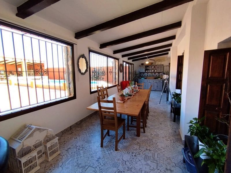 6 soveværelse Finca/Landehus til salg i Los Canovas med swimmingpool garage - € 495.000 (Ref: 7555483)