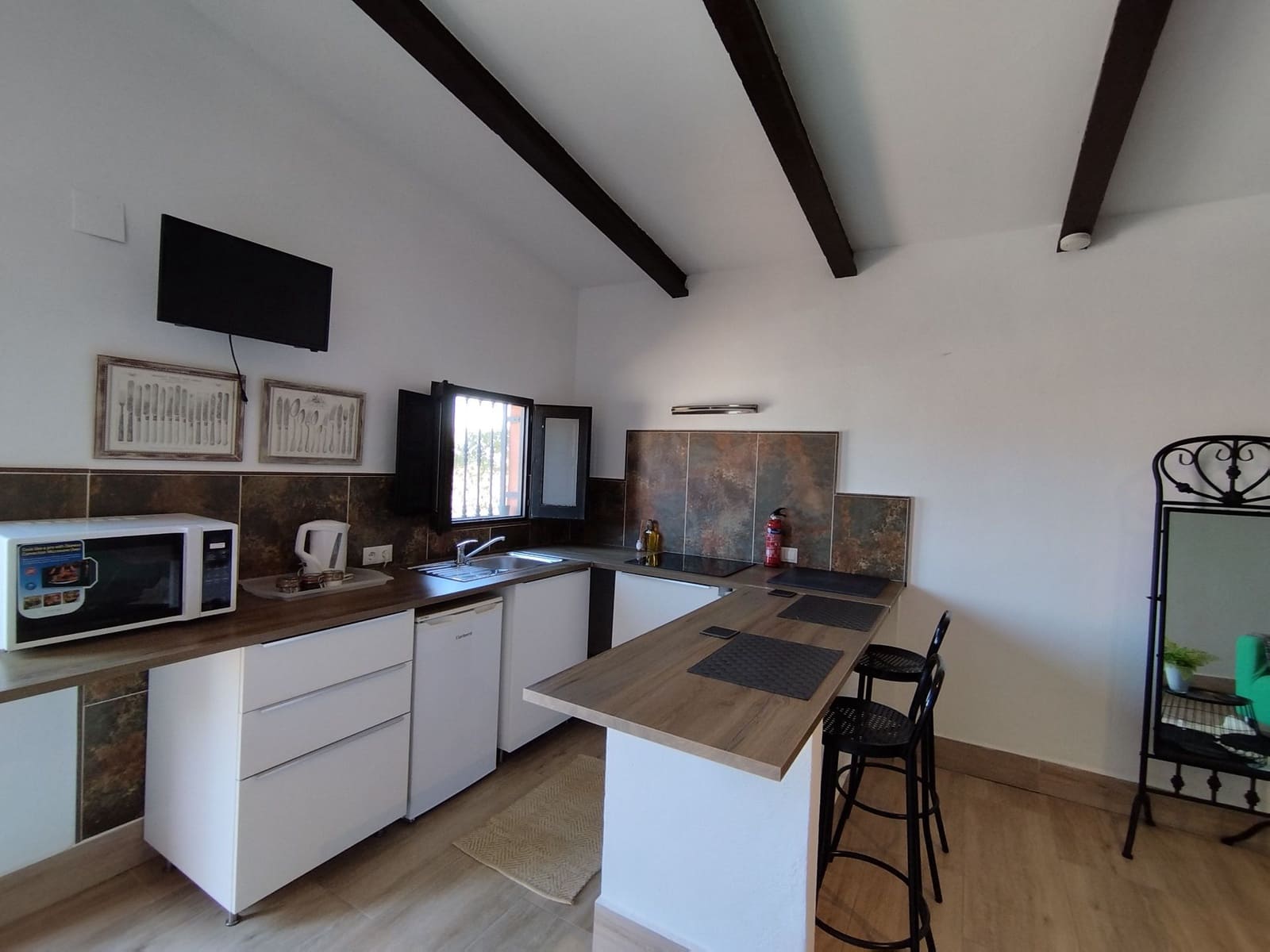 6 soveværelse Finca/Landehus til salg i Los Canovas med swimmingpool garage - € 495.000 (Ref: 7555483)