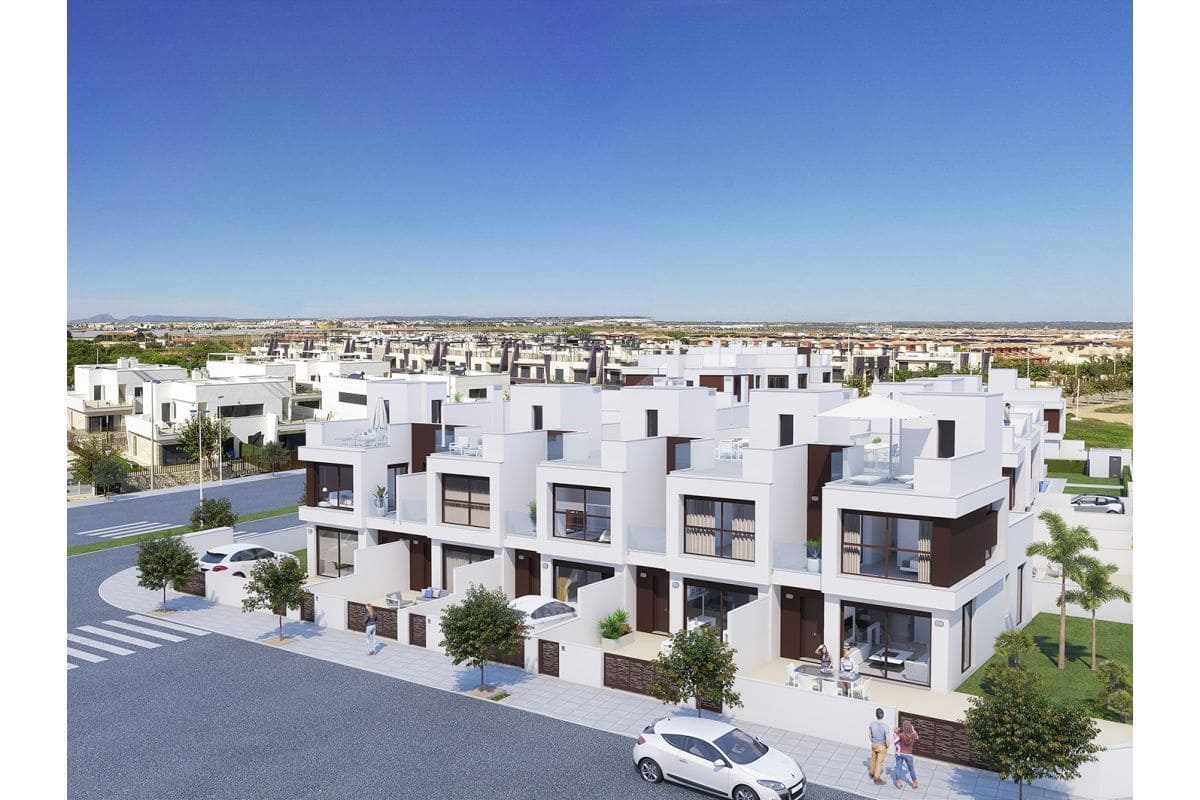 3 soveværelse Semi-Rækkehus til salg i Pilar de la Horadada med swimmingpool garage - € 459.900 (Ref: 9106251)