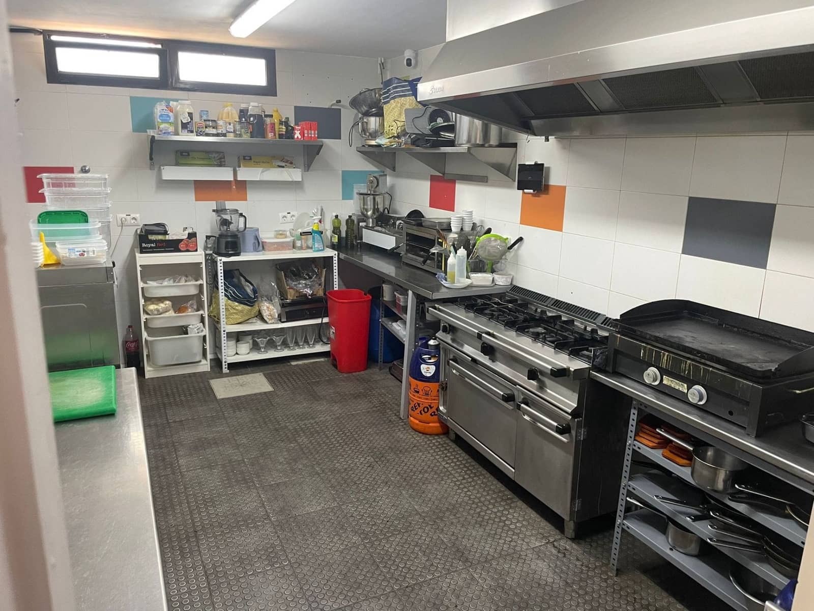 Commercieel te koop in Puerto de Mazarron - € 59.995 (Ref: 9206238)