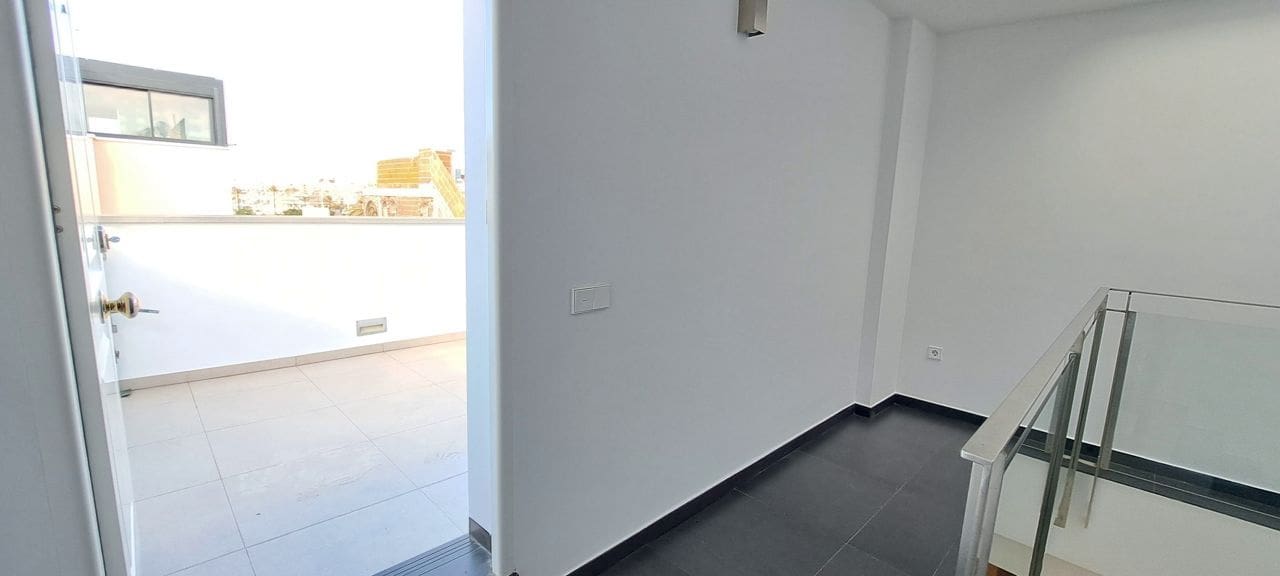 4 soverom Villa til salgs i Puerto de Mazarron med svømmebasseng garasje - € 470 000 (Ref: 9402859)