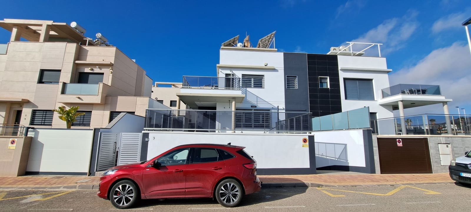 4 soverom Villa til salgs i Puerto de Mazarron med svømmebasseng garasje - € 470 000 (Ref: 9402859)