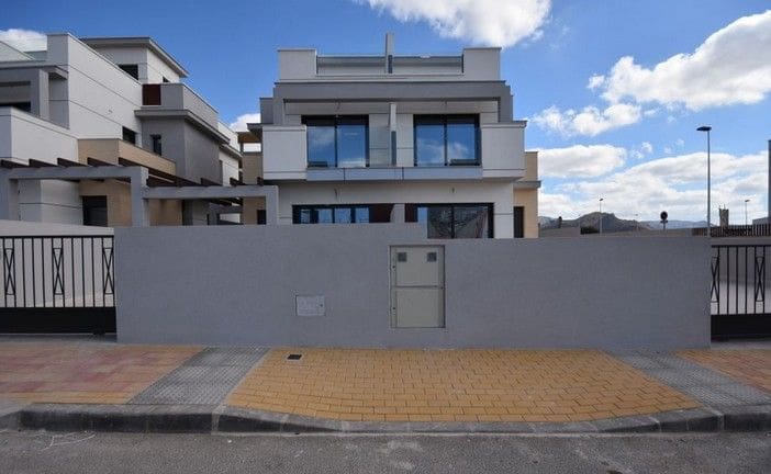 3 bedroom Villa for sale in Puerto de Mazarron with pool garage - € 294,000 (Ref: 9436659)