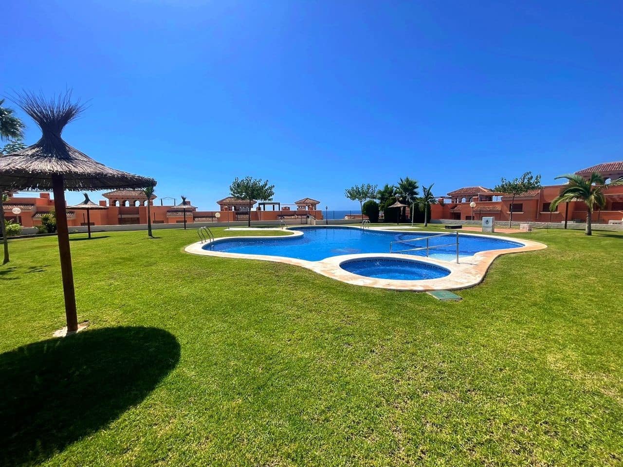 Apartamento de 3 habitaciones en Isla Plana en venta con piscina garaje - 250.000 € (Ref: 9643725)