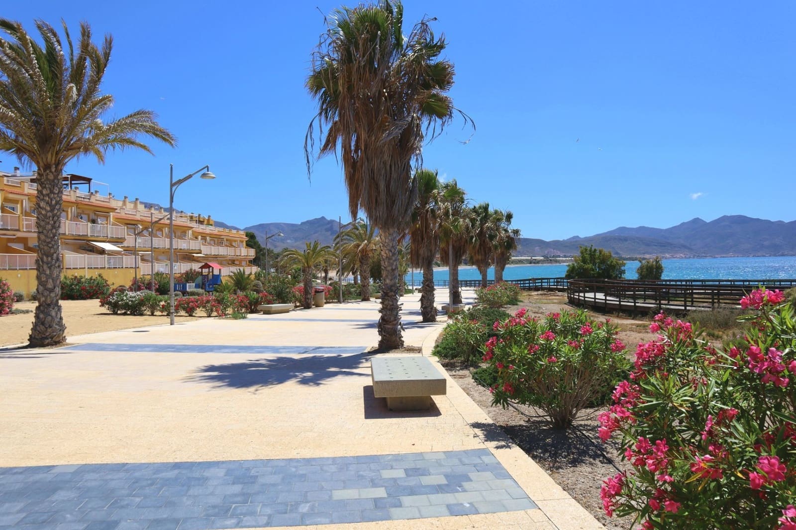 Apartamento de 3 habitaciones en Isla Plana en venta con piscina garaje - 250.000 € (Ref: 9643725)