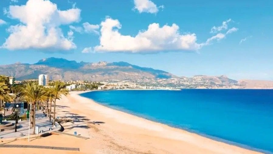 2 Zimmer Apartment zu verkaufen in Guardamar del Segura mit Pool Garage - 295.000 € (Ref: 9806049)