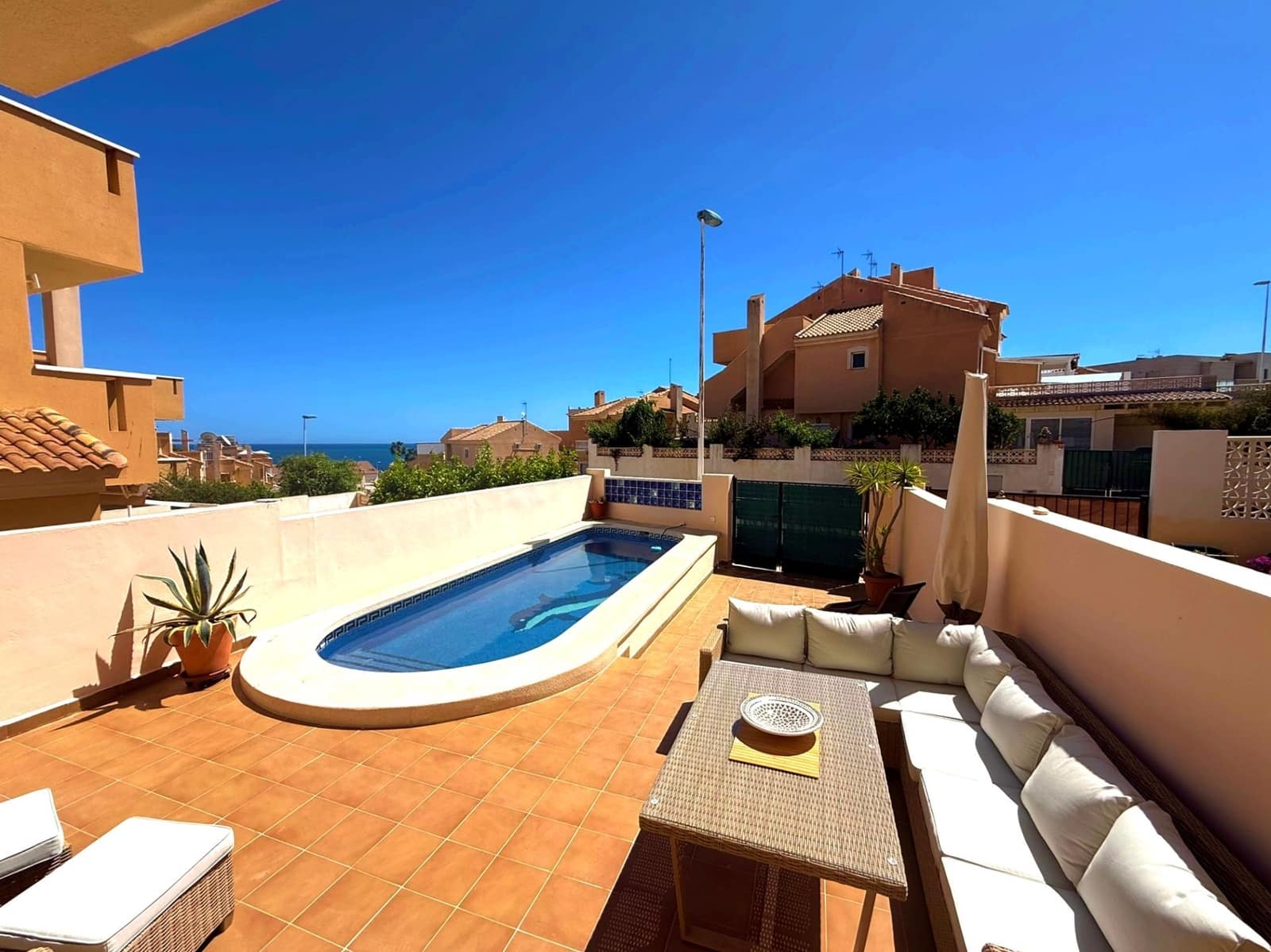 3 bedroom Villa for sale in Puerto de Mazarron with pool garage - € 299,000 (Ref: 9816972)