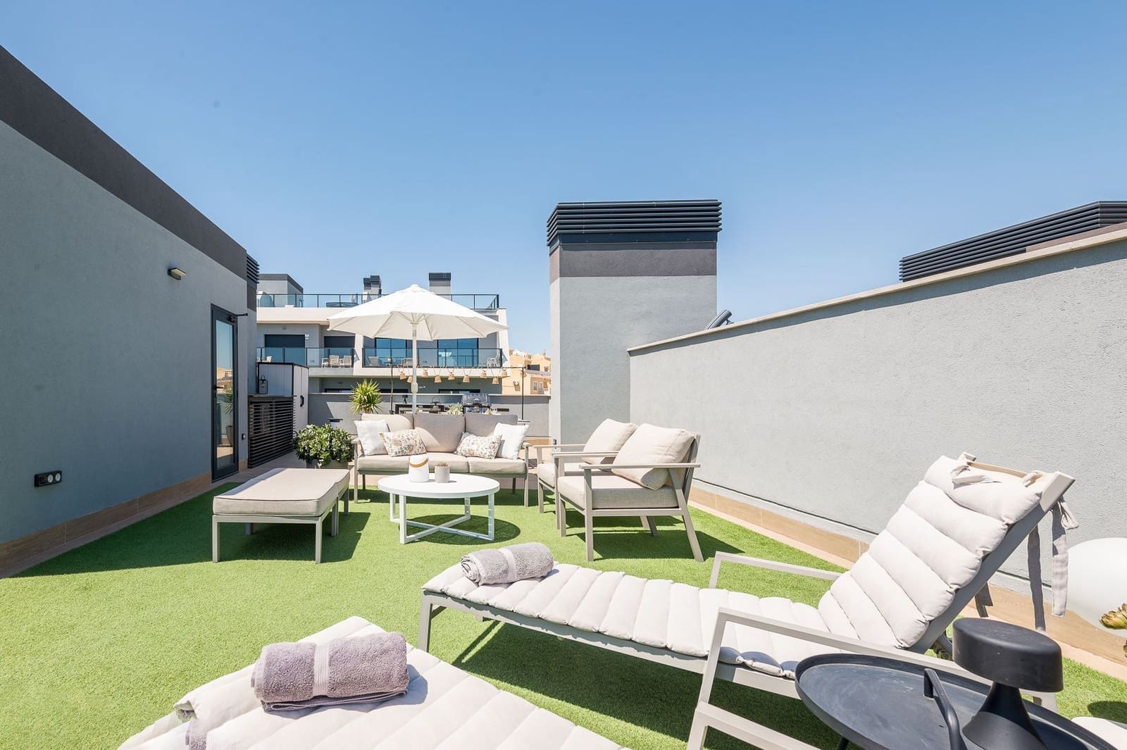 2 sypialnia Penthouse na sprzedaż w Gran Alacant z basenem garażem - 545 000 € (Ref: 9907572)