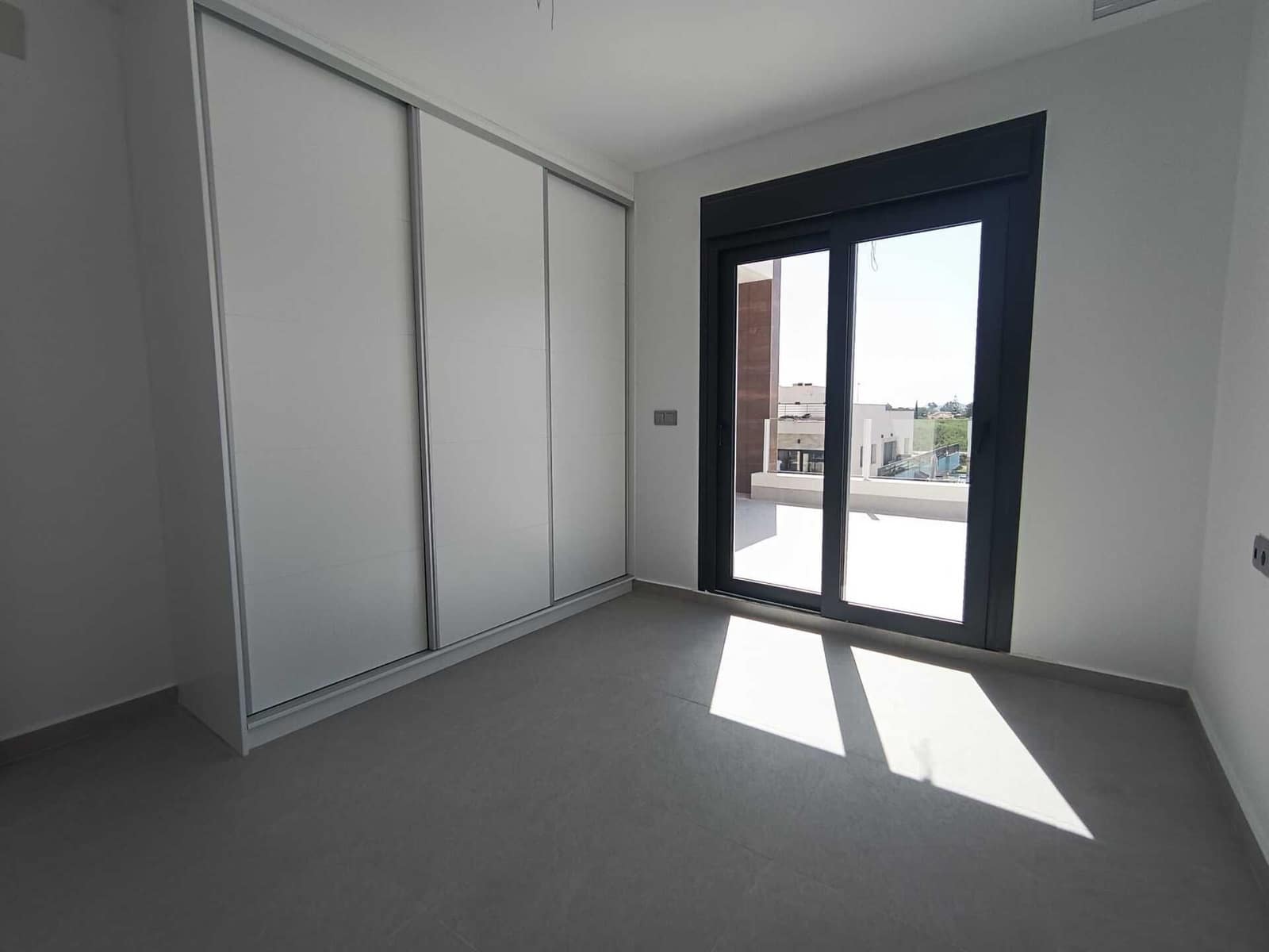3 sovrum Villa till salu i Daya Nueva med pool garage - 317 000 € (Ref: 9964641)
