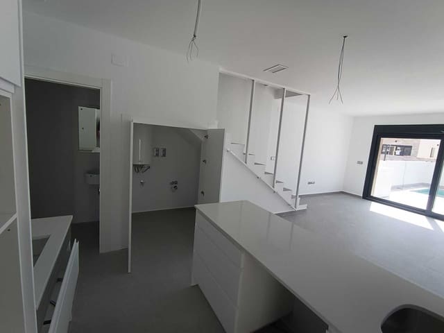 Chalet de 3 habitaciones en Daya Nueva en venta con piscina garaje - 317.000 € (Ref: 9964641)