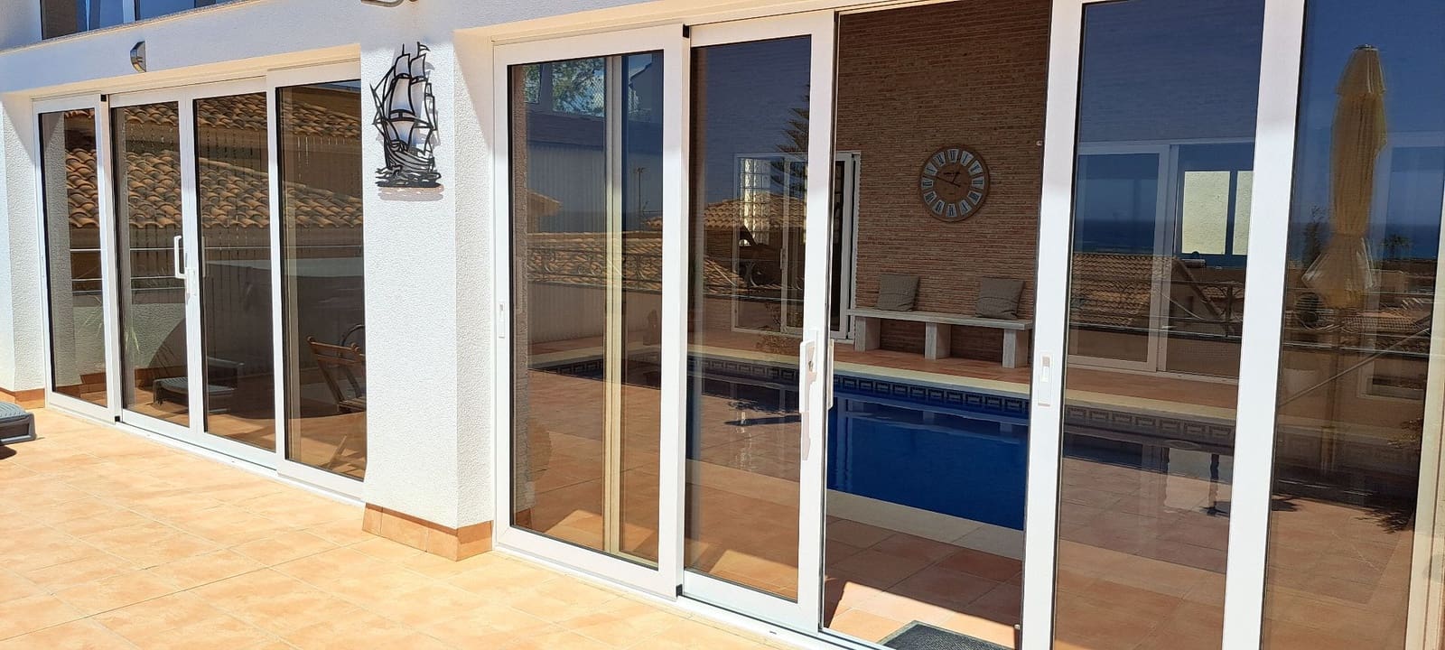 5 bedroom Villa for sale in Isla Plana with pool garage - € 1,400,000 (Ref: 9969293)
