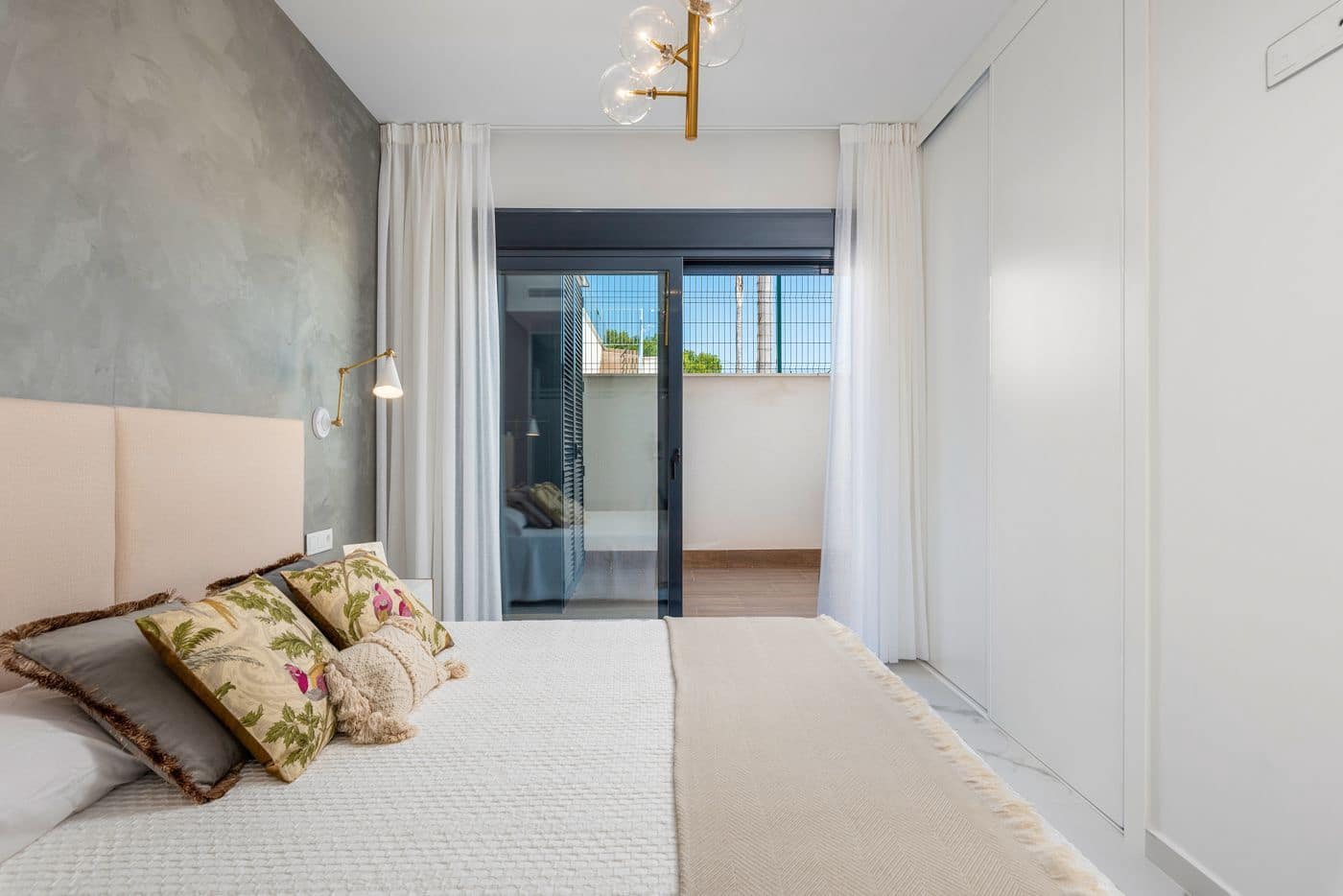 2 makuuhuone Bungalow myytävänä paikassa San Miguel de Salinas mukana uima-altaan 
autotalli - 415 000 € (Ref: 9984310)