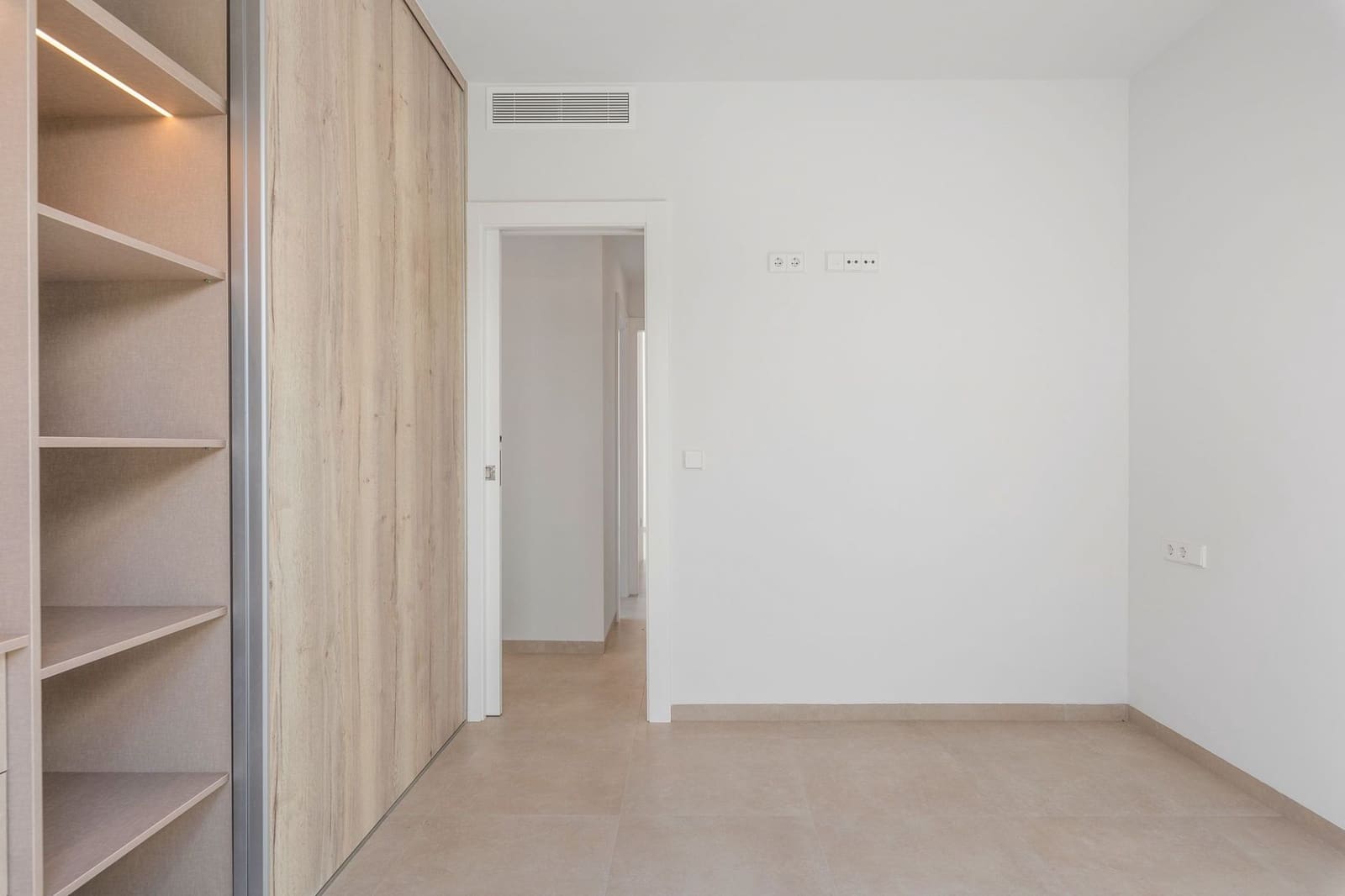 3 quarto Moradia para venda em Los Alcazares com piscina garagem - 1 000 000 € (Ref: 9990185)