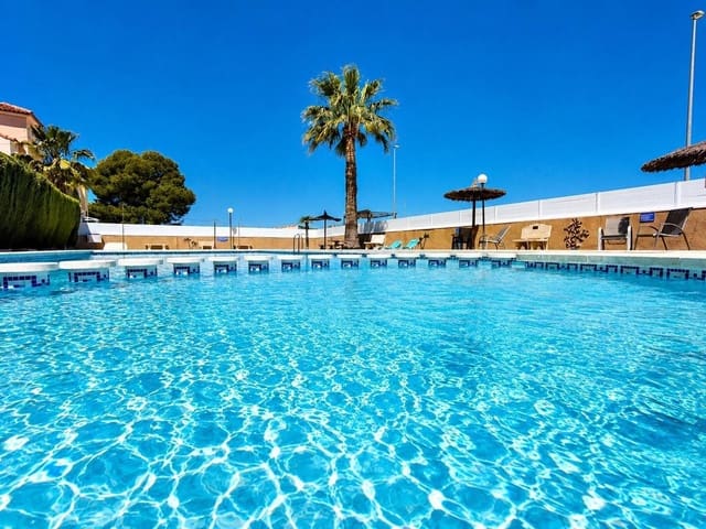2 soveværelse Semi-Rækkehus til salg i Algorfa med swimmingpool garage - € 215.000 (Ref: 9993786)