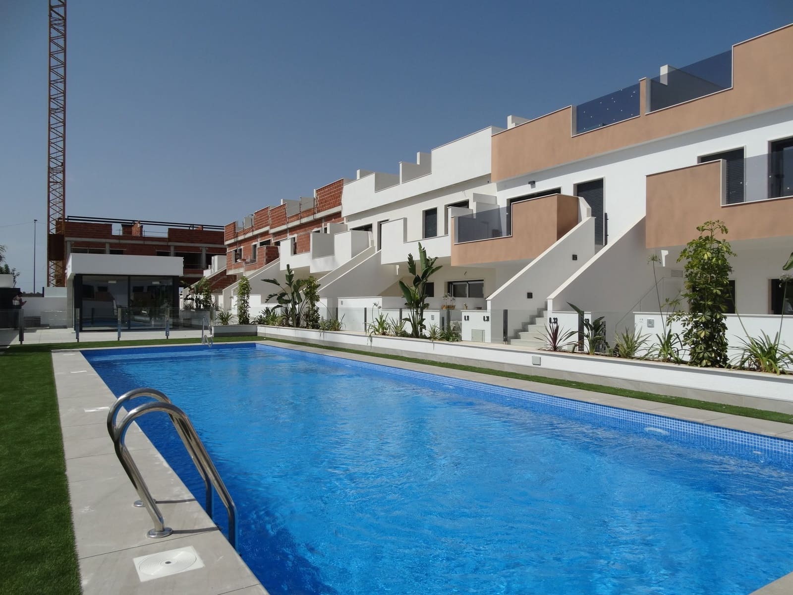 3 sypialnia Bungalow na sprzedaż w Pilar de la Horadada z basenem garażem - 305 000 € (Ref: 9993789)