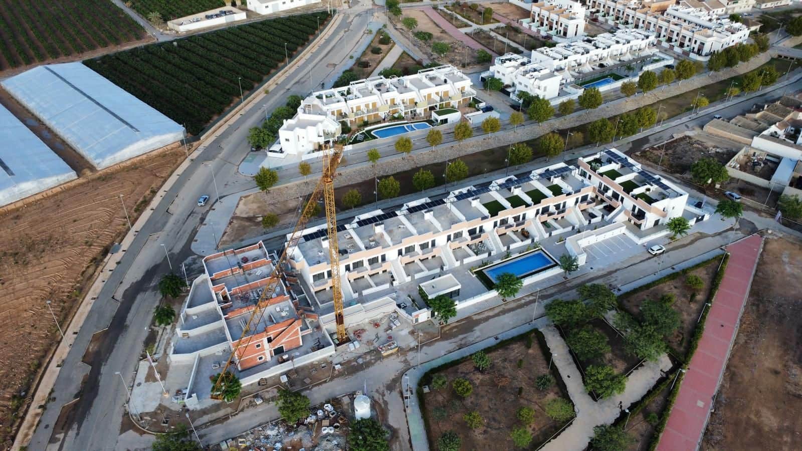 Bungalow de 3 habitaciones en Pilar de la Horadada en venta con piscina garaje - 295.000 € (Ref: 9993790)