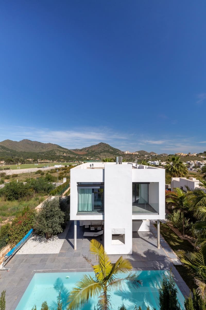 2 slaapkamer Villa te koop in La Manga Club met zwembad garage - € 700.000 (Ref: 9993794)