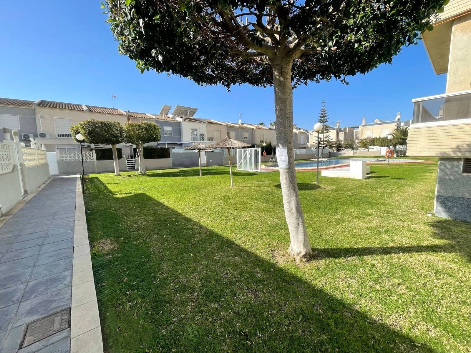 3 slaapkamer Appartement te koop in Torrevieja met zwembad garage - € 370.000 (Ref: 9996584)