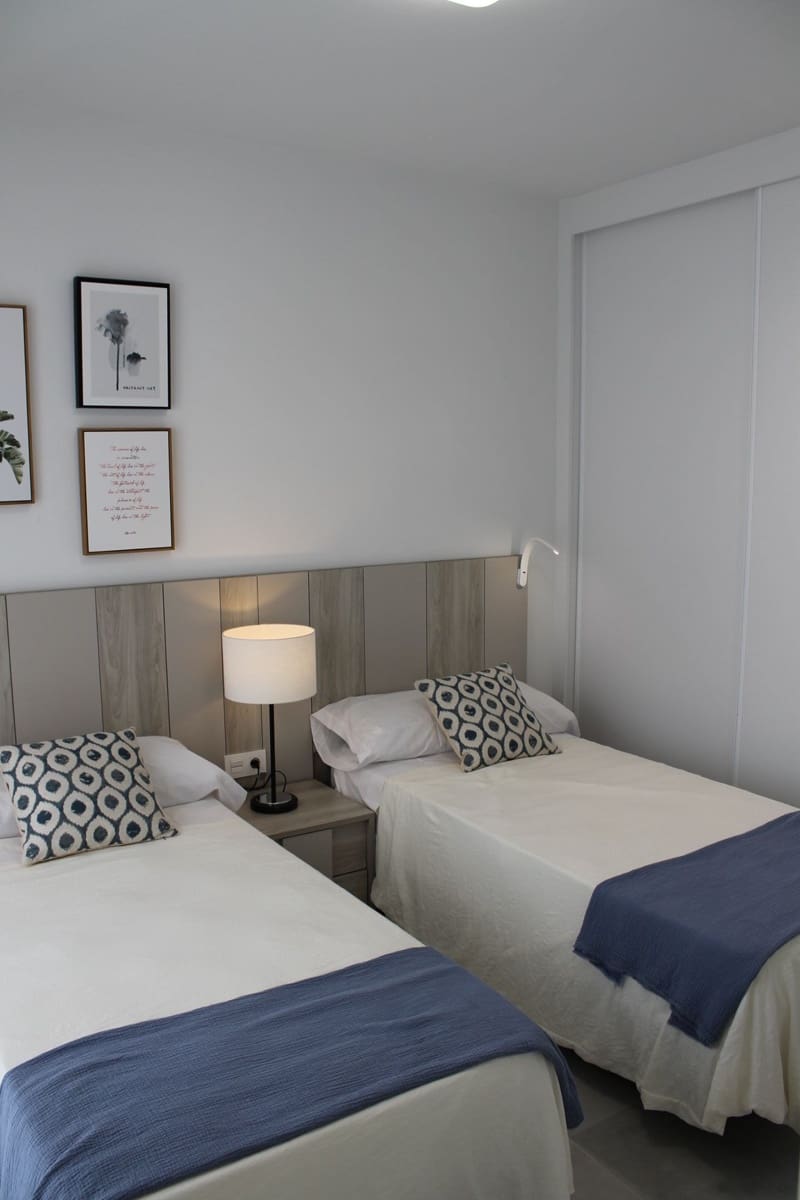 3 chambre Villa/Maison à vendre à Roldan avec piscine garage - 392 500 € (Ref: 9996587)