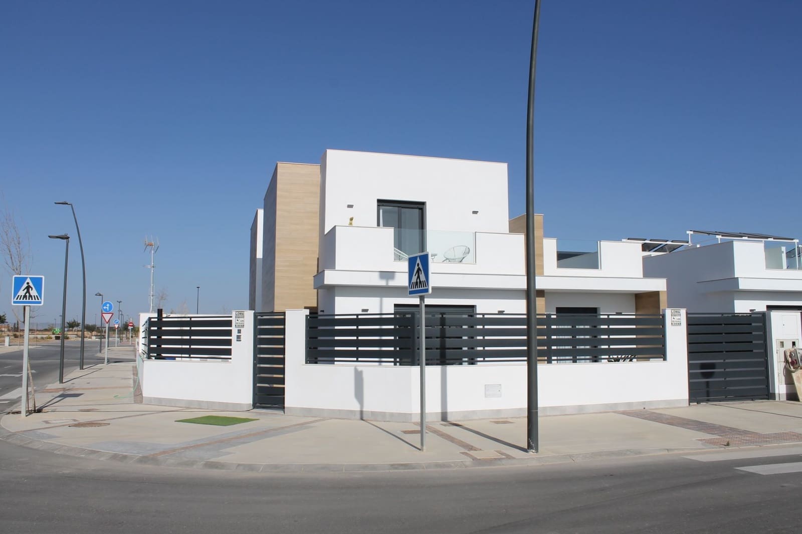 3 chambre Villa/Maison à vendre à Roldan avec piscine garage - 392 500 € (Ref: 9996587)