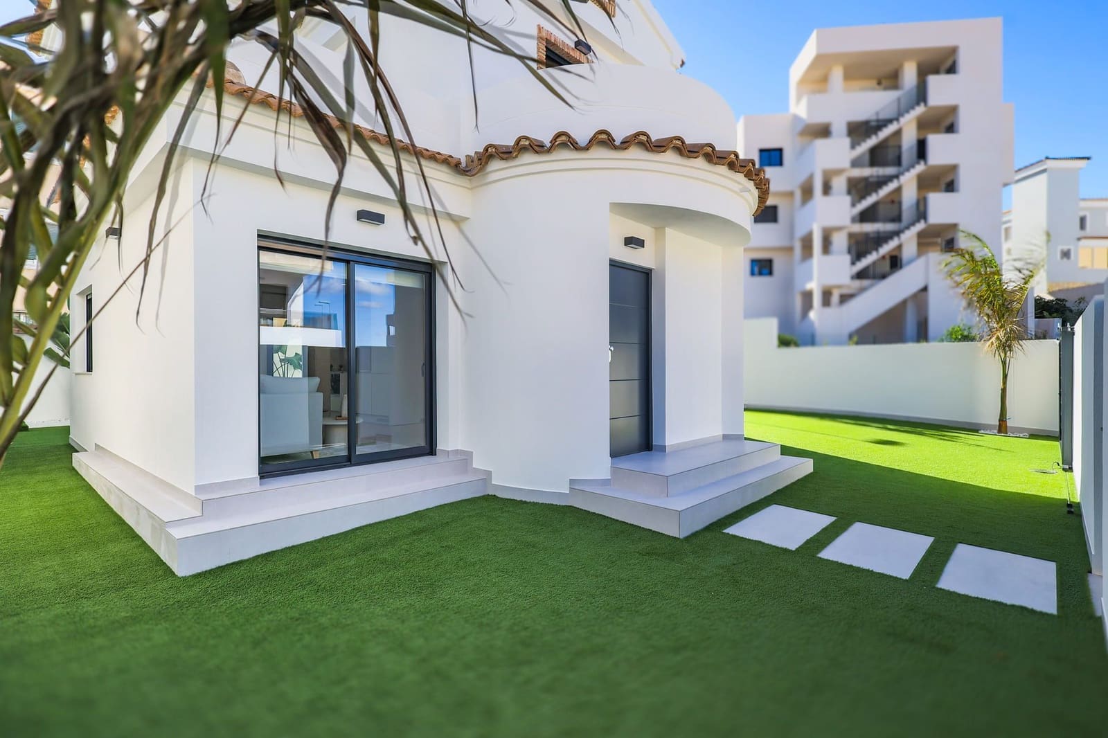 Chalet de 3 habitaciones en Orihuela Costa en venta con piscina garaje - 590.000 € (Ref: 9996592)