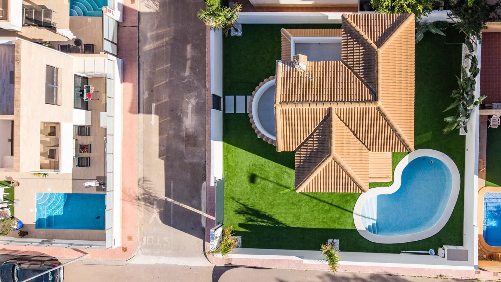 Chalet de 3 habitaciones en Orihuela Costa en venta con piscina garaje - 590.000 € (Ref: 9996592)