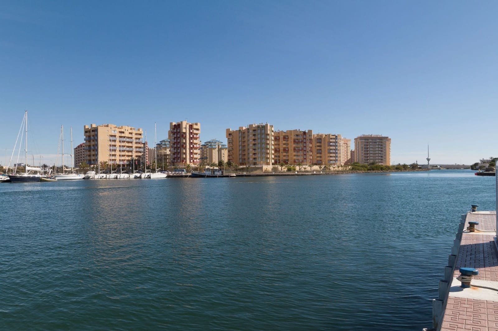 Apartamento de 3 habitaciones en La Manga del Mar Menor en venta con piscina garaje - 240.052 € (Ref: 9996594)