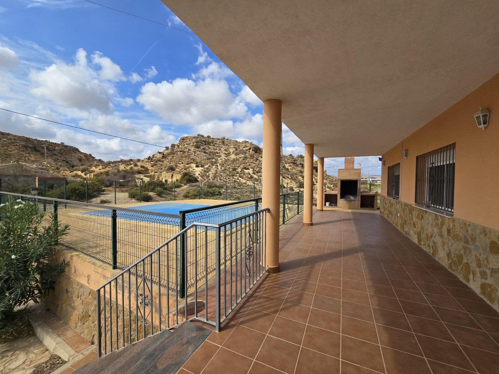 Chalet de 3 habitaciones en Antas en venta con piscina garaje - 699.900 € (Ref: 10170283)