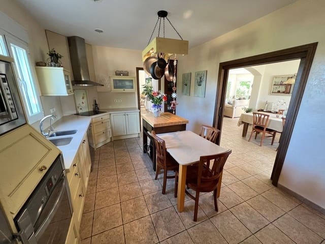 4 sypialnia Willa na sprzedaż w Vera Ciudad, Vera z basenem garażem - 695 000 € (Ref: 7447198)