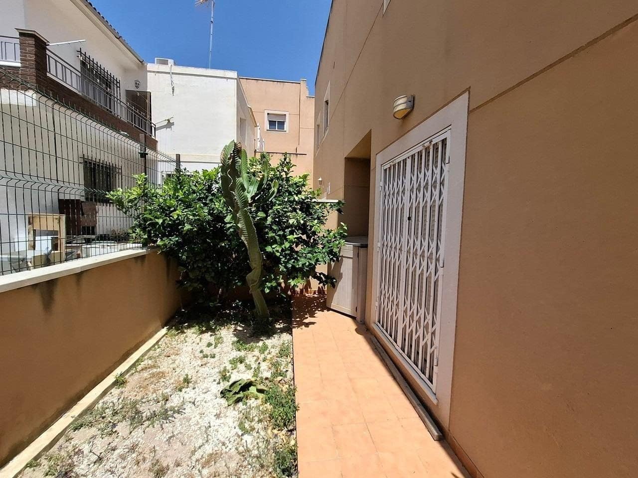 2 makuuhuone Omakotitalo myytävänä paikassa Cuevas del Almanzora mukana uima-altaan 
autotalli - 139 995 € (Ref: 8655507)